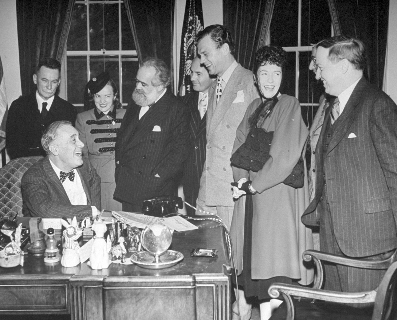 美国总统F.罗斯福与独立选民委员会谈话，后排左一为布鲁克斯