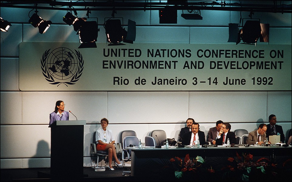 1992年6月5日联合国环环境与发展大会上，法国环境部长S.罗亚尔在发言